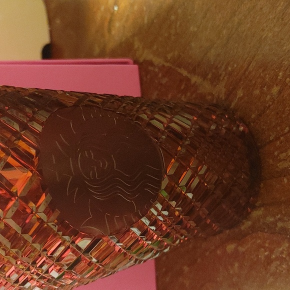 Starbucks cup - Picture 3 of 4